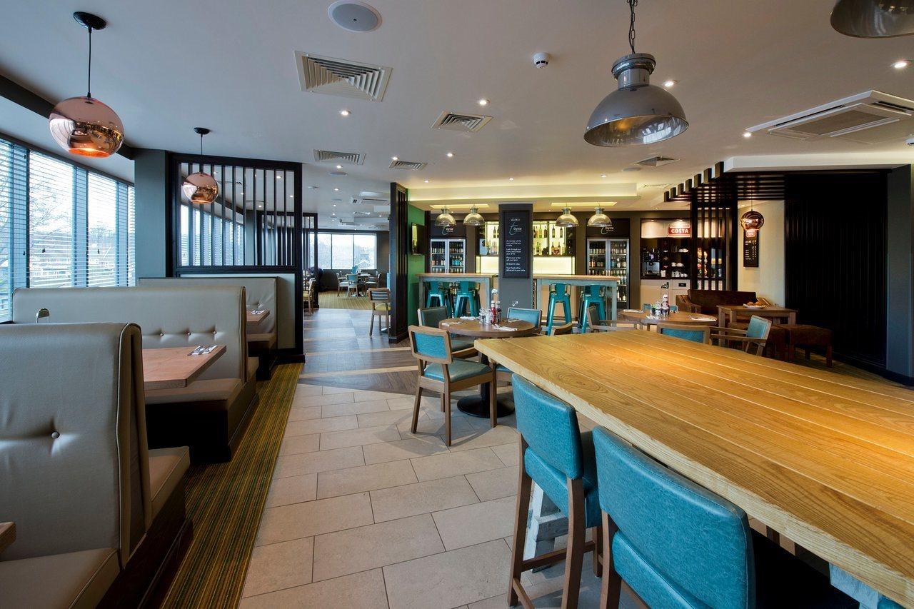 Premier Inn Leeds Headingley Экстерьер фото