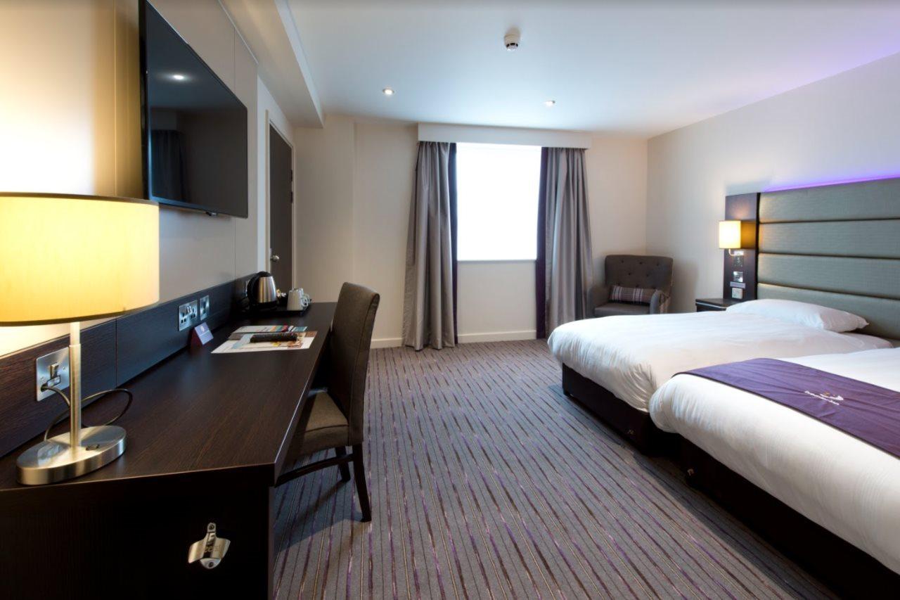 Premier Inn Leeds Headingley Экстерьер фото