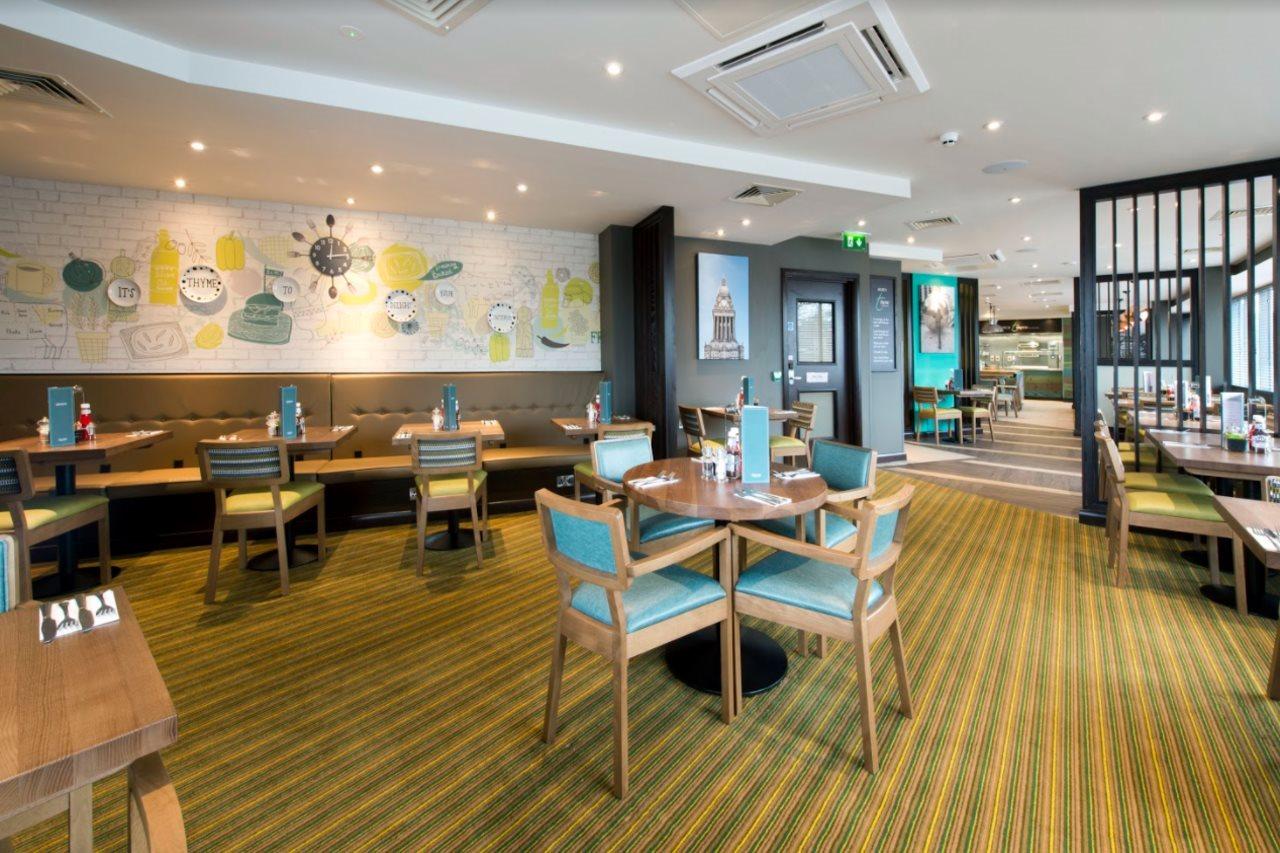 Premier Inn Leeds Headingley Экстерьер фото